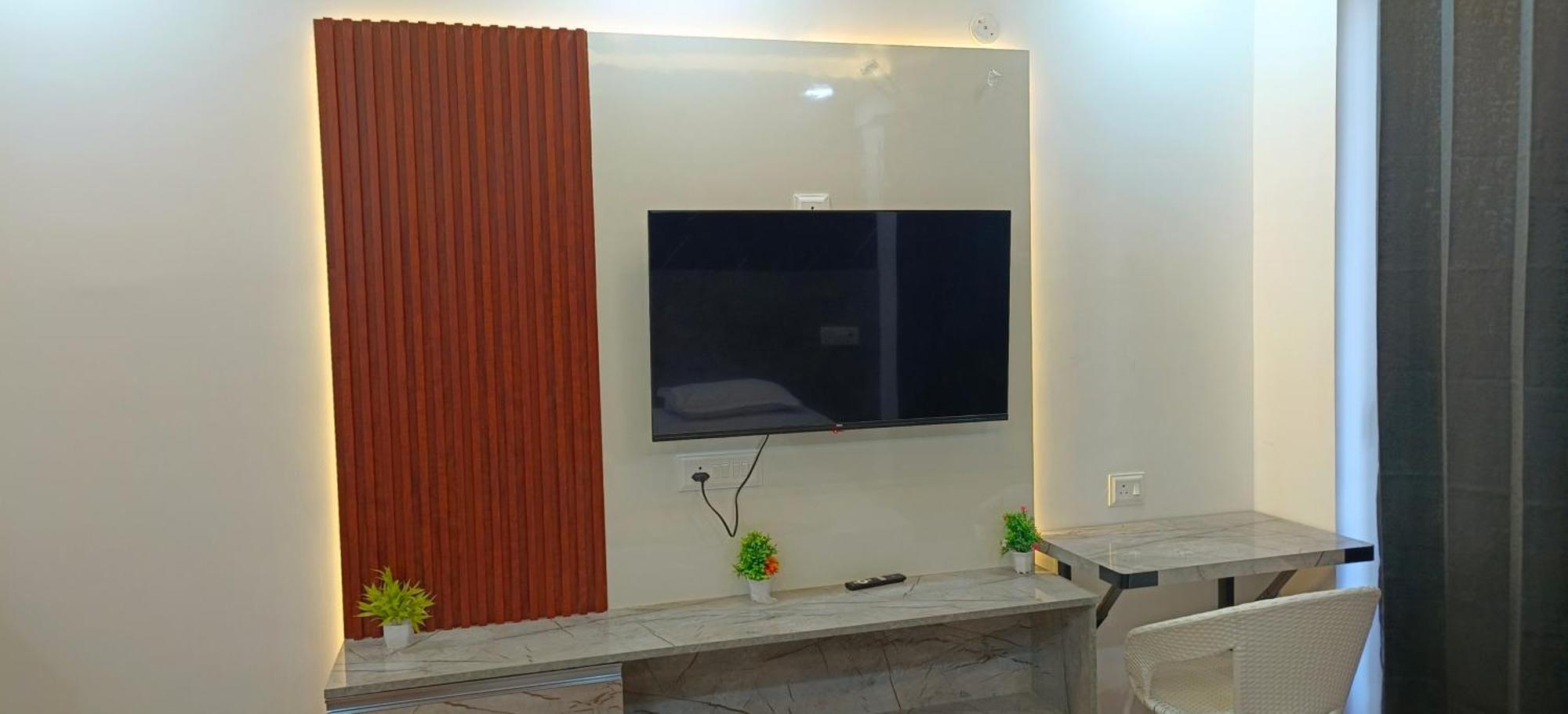 Aarohi Studio Hotels Ghaziabad Ngoại thất bức ảnh