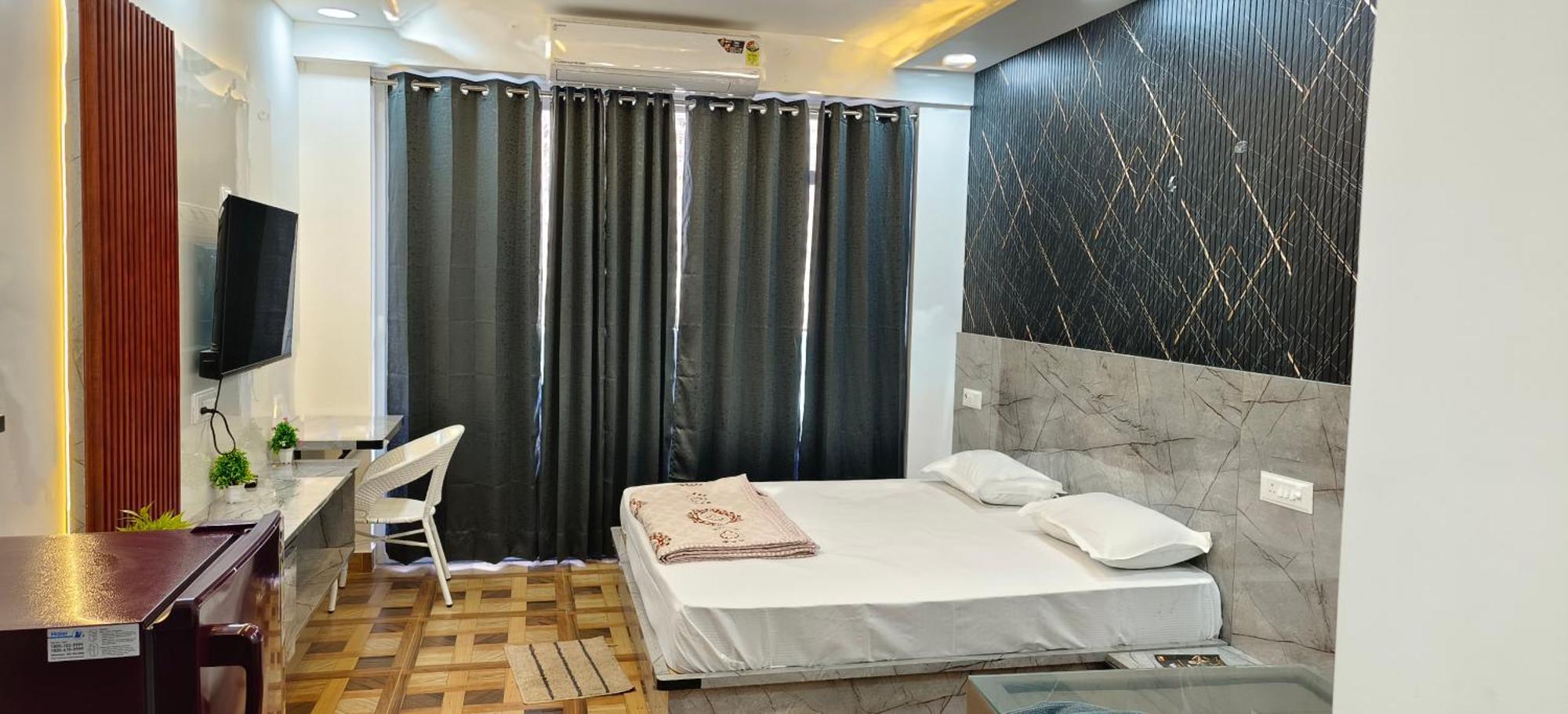 Aarohi Studio Hotels Ghaziabad Ngoại thất bức ảnh